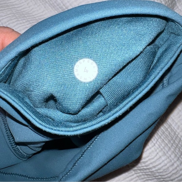 Lululemon Tight 25” Inseam - Picture 4 of 4